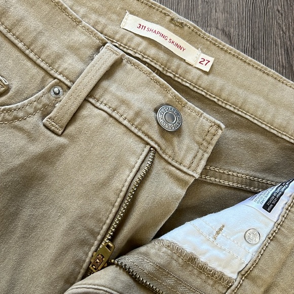311 Shaping Skinny Khaki Pants Size 27 Levi’s - Picture 2 of 4